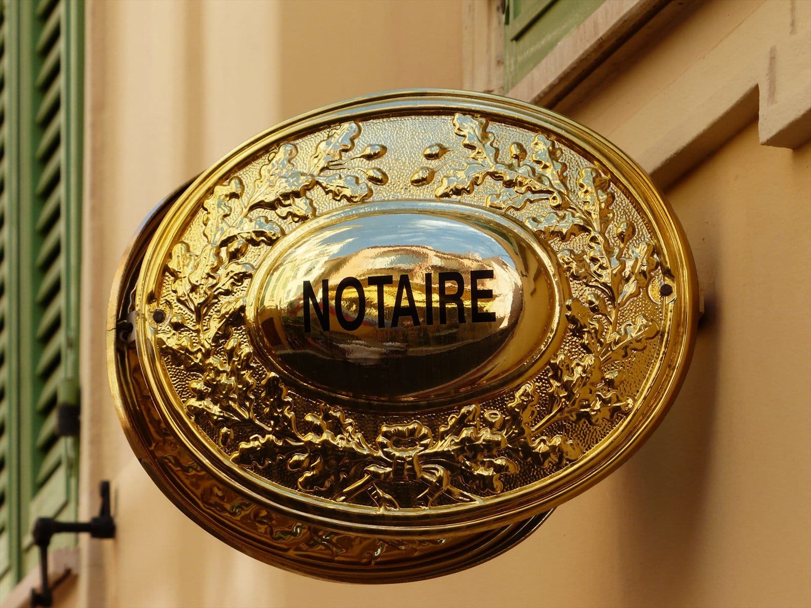 Traditional notary office sign
